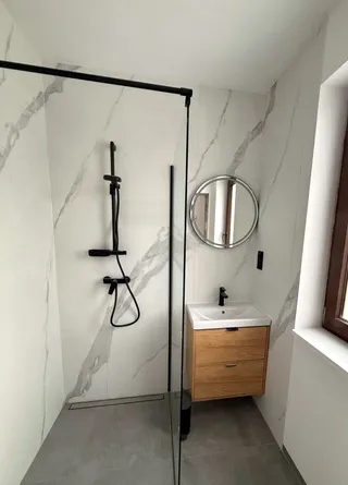 Miniaturka przedstawiająca HARDSTONE CALACATTA WHITE