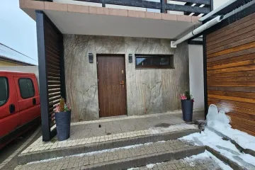 d9cda65f-95b9-417b-88e2-e33665dd739b